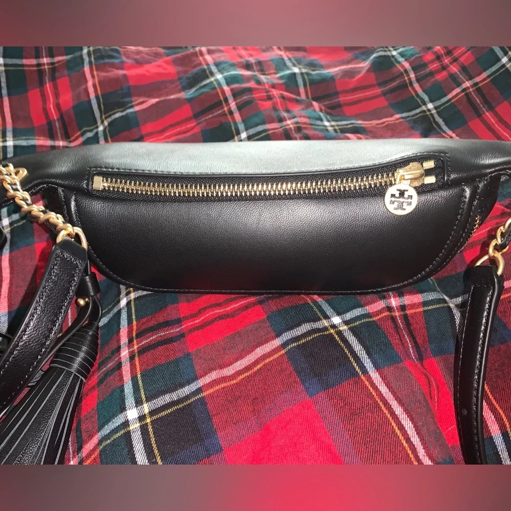 Tory Burch Fleming Soft Belt Bag - Picture 3 of 7